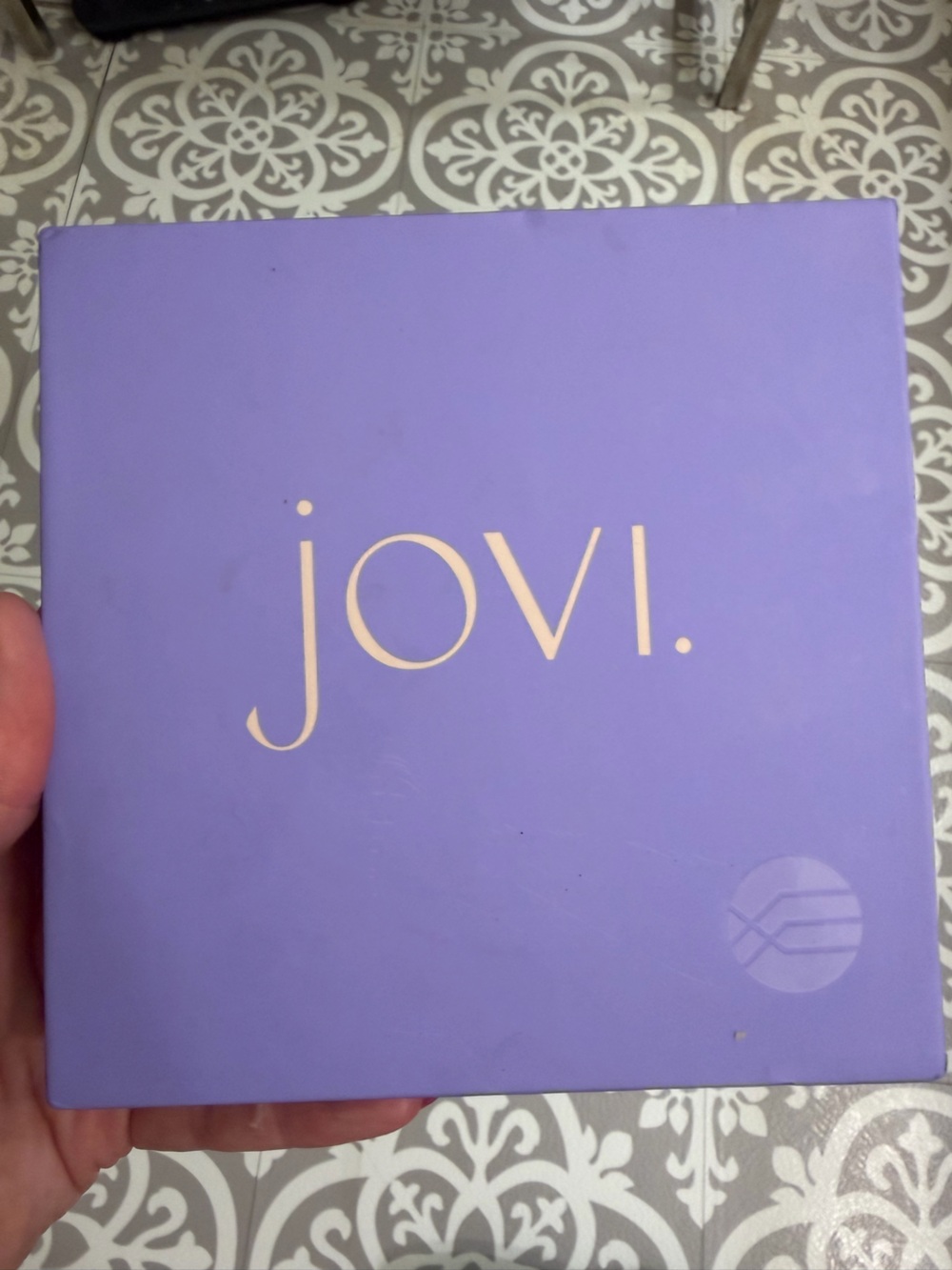 Jovi Circle Adhesive